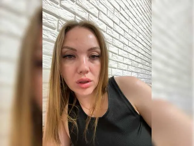 Live sex webcam photo for Pepetka22 #278130320