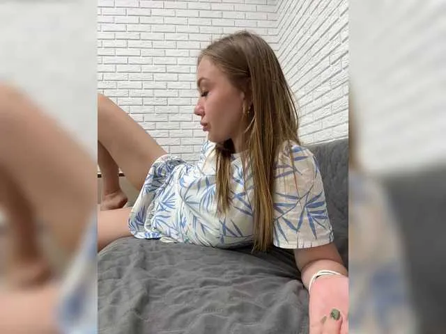 Live sex webcam photo for Pepetka22 #291777969