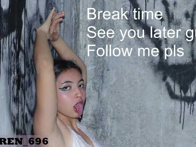 Live sex webcam photo for PepperLara #276654279