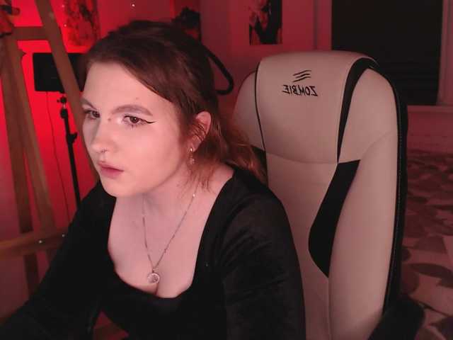 Live sex webcam photo for PerfectBlueLu #276399138