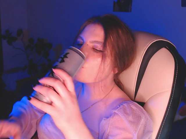 Live sex webcam photo for PerfectBlueLu #276834788