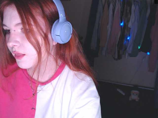 Live sex webcam photo for PerfectBlueLu #277094494