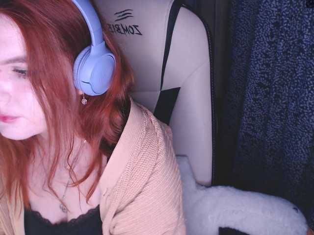 Live sex webcam photo for PerfectBlueLu #277532603