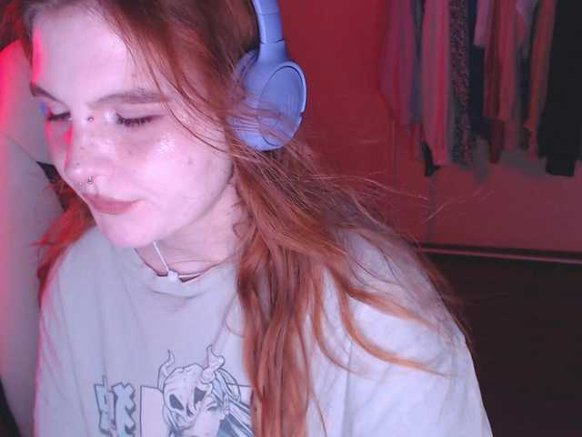 Live sex webcam photo for PerfectBlueLu #278226268