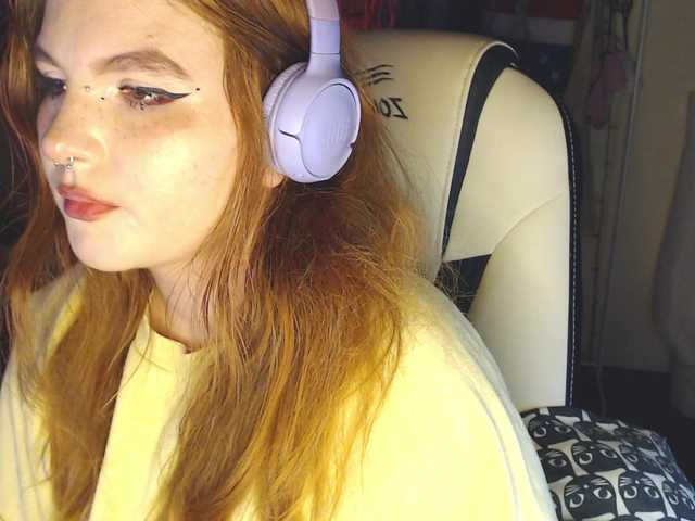 Live sex webcam photo for PerfectBlueLu #289609387