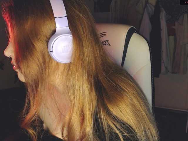 Live sex webcam photo for PerfectBlueLu #289793504