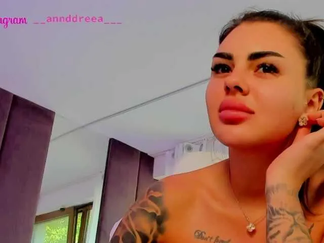 Live sex webcam photo for PerfectT33n #291595472