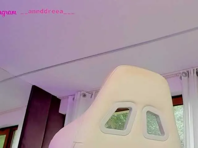 Live sex webcam photo for PerfectT33n #291687061