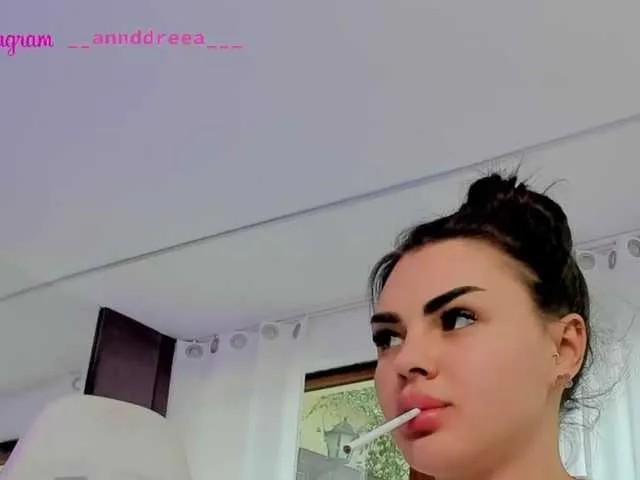 Live sex webcam photo for PerfectT33n #291954931