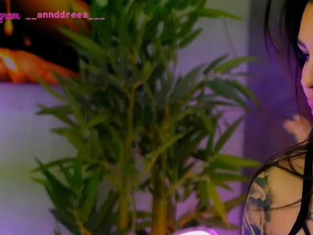 Live sex webcam photo for PerfectT33n #292157301