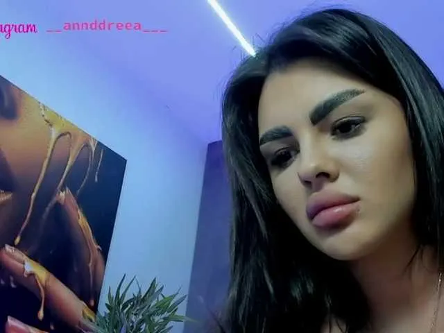 Live sex webcam photo for PerfectT33n #292178514