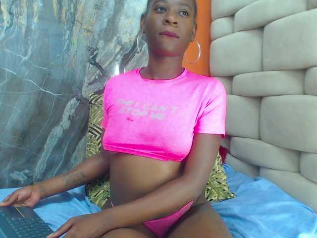 Live sex webcam photo for Perla-899 #278295673