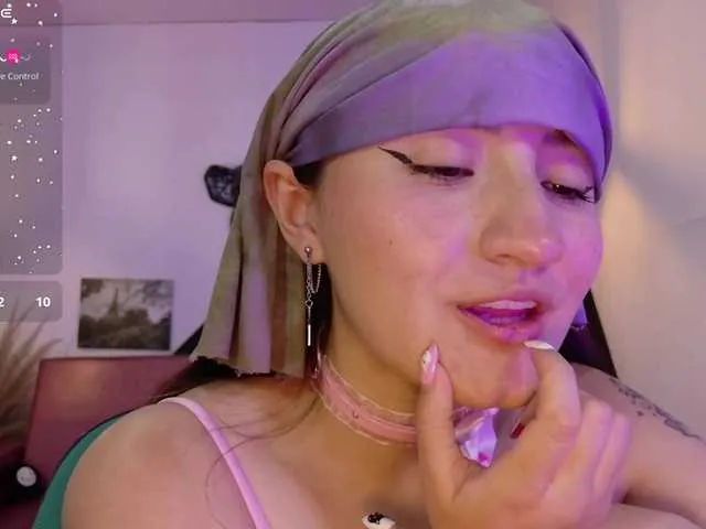 Live sex webcam photo for Perla-Teen #291951434