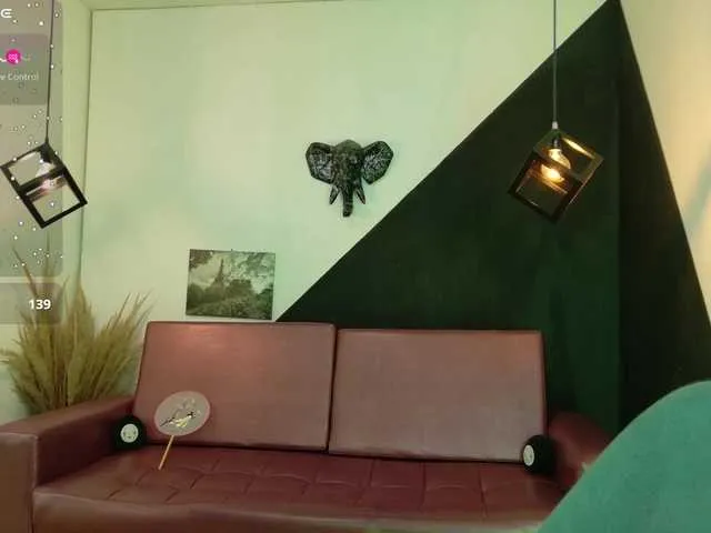 Live sex webcam photo for Perla-Teen #292044921