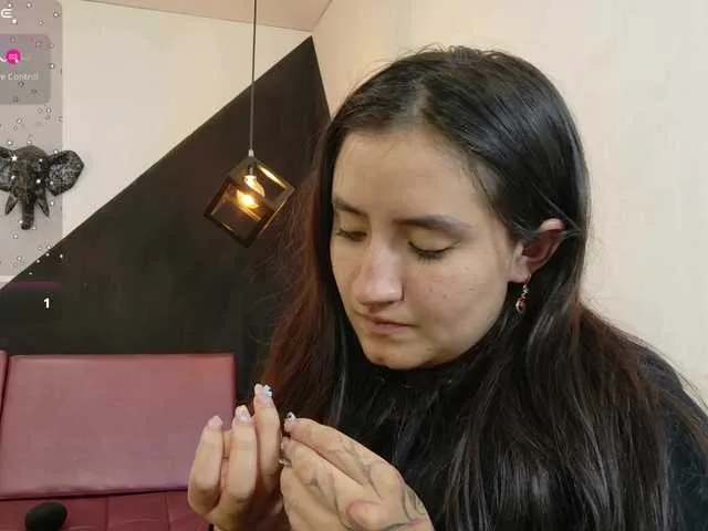Live sex webcam photo for Perla-Teen #292062140