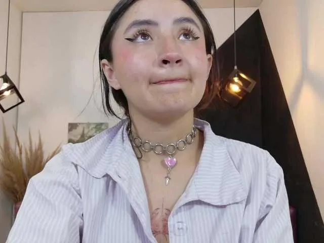 Live sex webcam photo for Perla-Teen #292372260