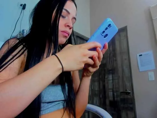 Live sex webcam photo for PerlaHotx #275739068