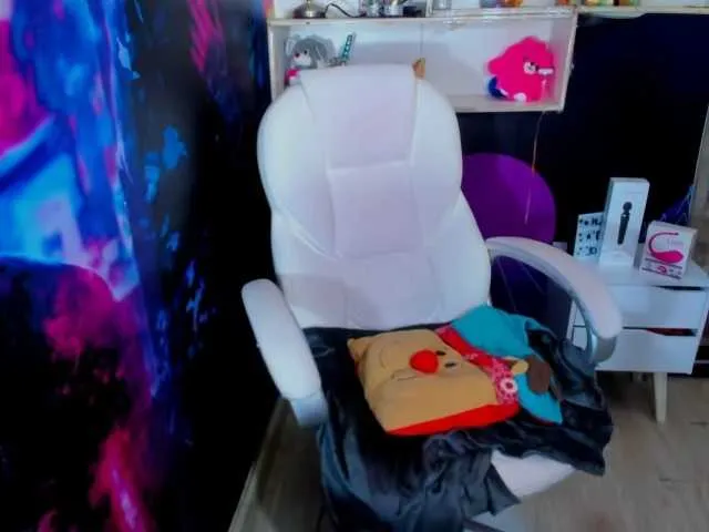 Live sex webcam photo for PerlaHotx #275947214