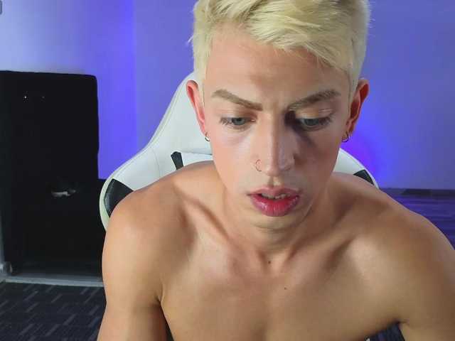 Live sex webcam photo for Persey- #277286174