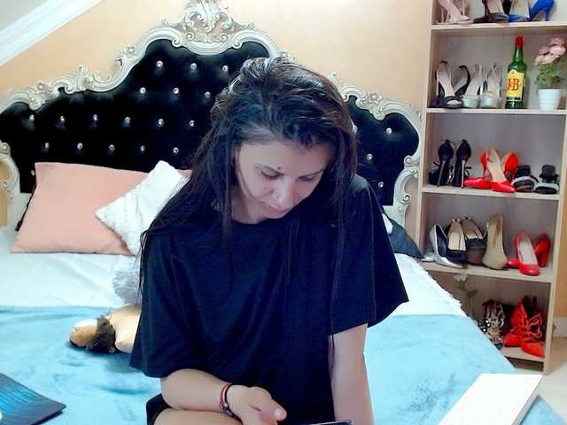 Live sex webcam photo for Pervertqueen #290809370