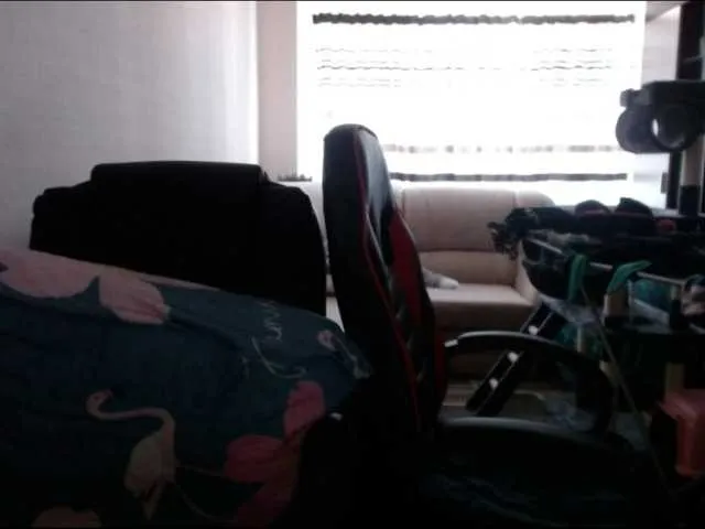 Live sex webcam photo for PeterAndJenda #272765847