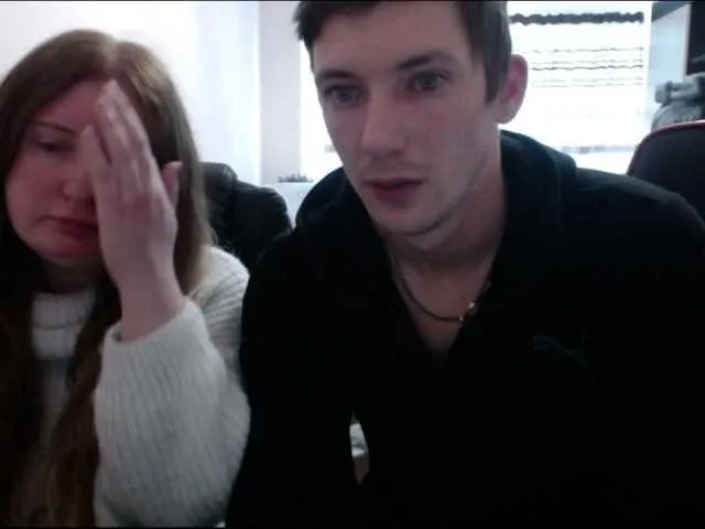 Live sex webcam photo for PeterAndJenda #272873621