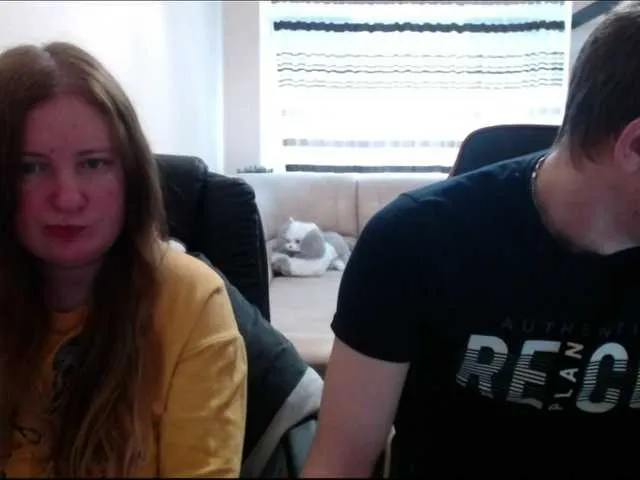 Live sex webcam photo for PeterAndJenda #273136317