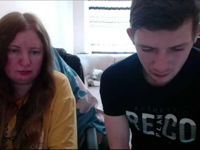 Live sex webcam photo for PeterAndJenda #273188039