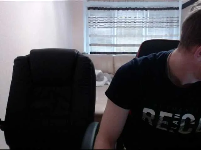 Live sex webcam photo for PeterAndJenda #273268527