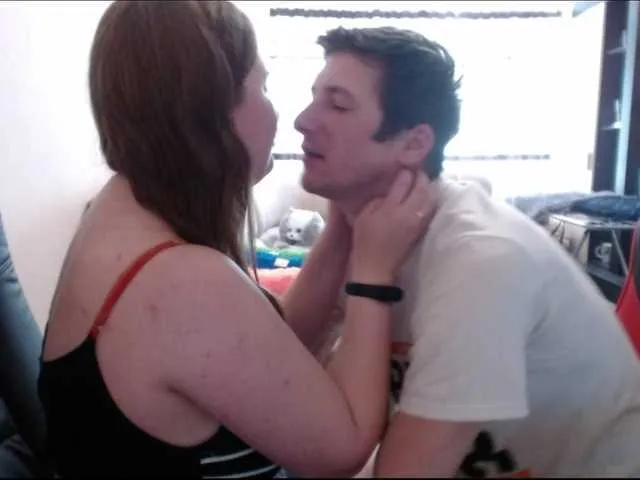 Live sex webcam photo for PeterAndJenda #274183722