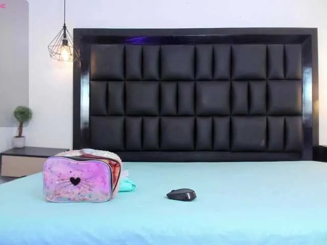 Live sex webcam photo for Petite-esther #291568961