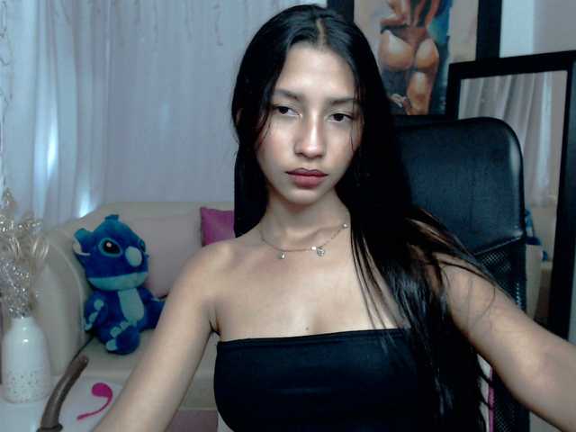 Live sex webcam photo for PetiteNaughty #272389736