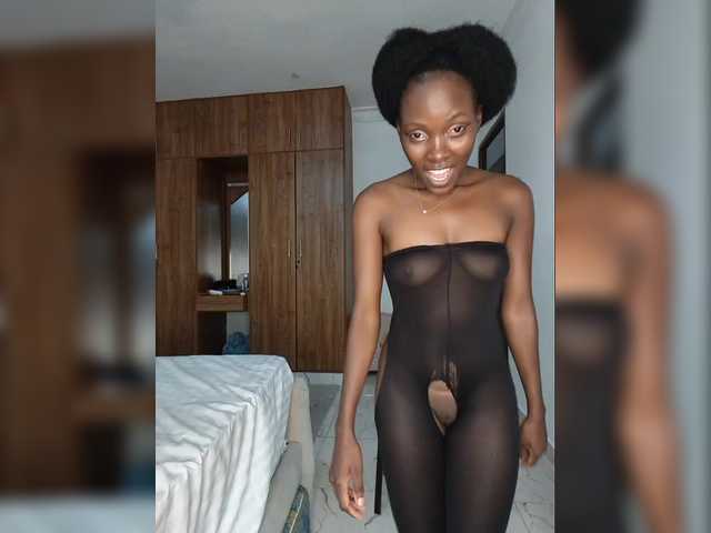 Live sex webcam photo for Petiteebony #291504168