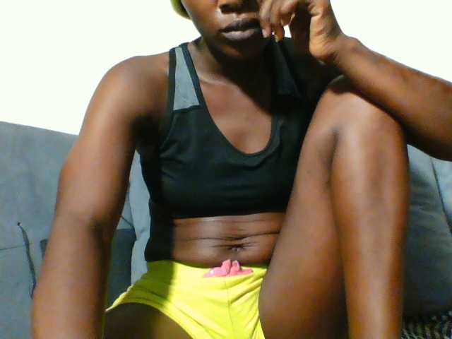 Live sex webcam photo for Petiteebony1 #292357805