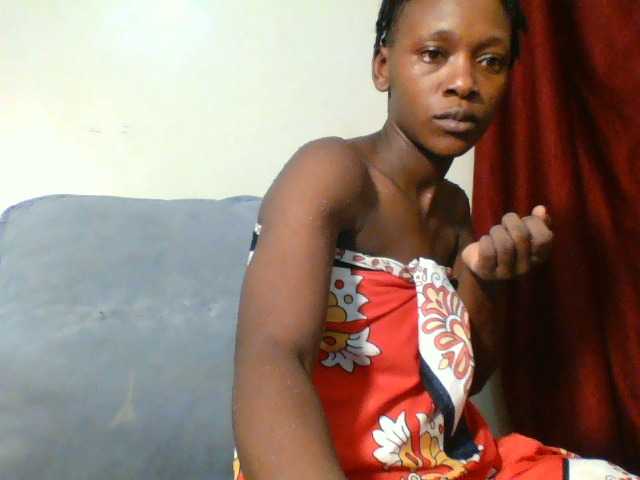 Live sex webcam photo for Petiteebony1 #292411775