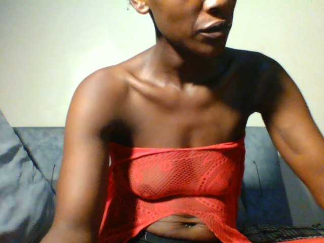 Live sex webcam photo for Petiteebony1 #292415208