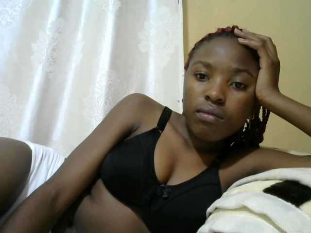 Live sex webcam photo for Petitepussie #292297982