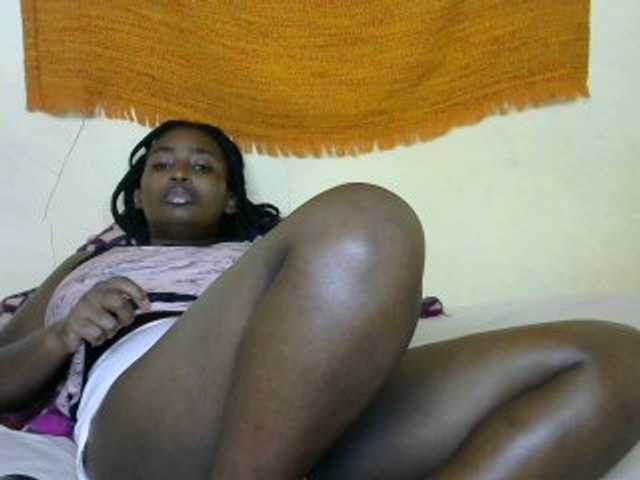 Live sex webcam photo for Petitetessy3 #277667552