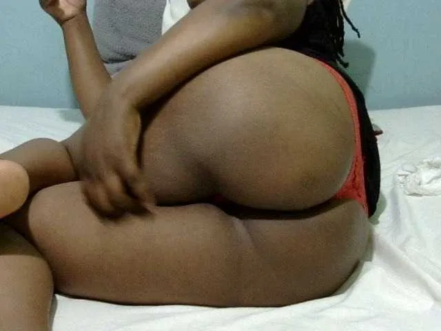 Live sex webcam photo for Petitetessy3 #291328235