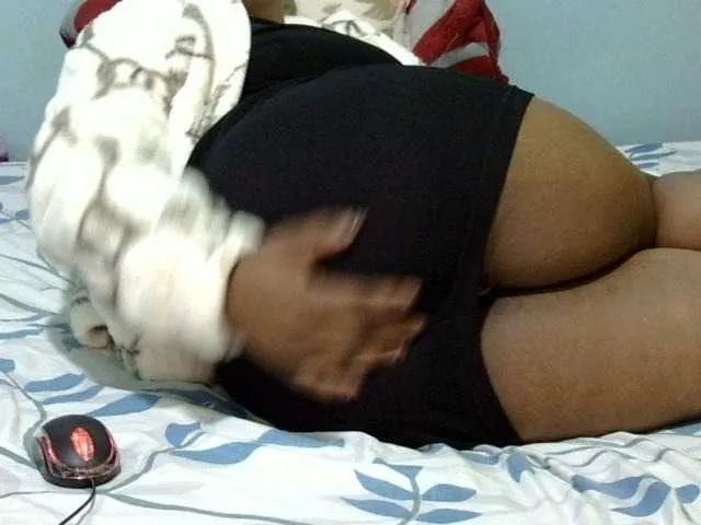 Live sex webcam photo for Petitetessy3 #291581214