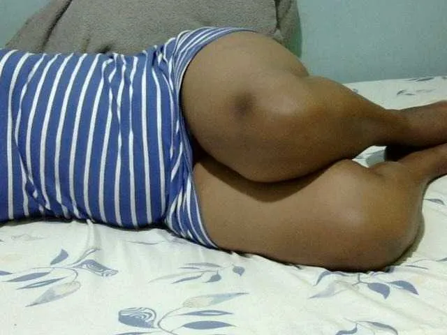 Live sex webcam photo for Petitetessy3 #291742674