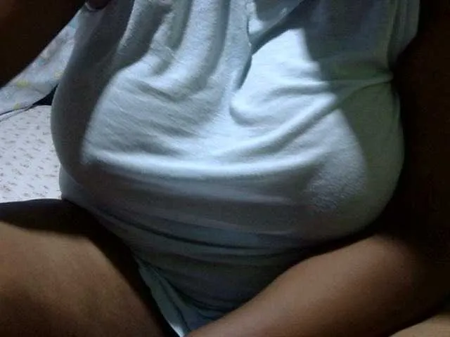 Live sex webcam photo for Petitetessy3 #293573725