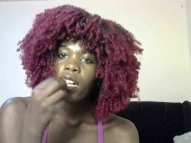 Live sex webcam photo for Petitetessy7 #290516619