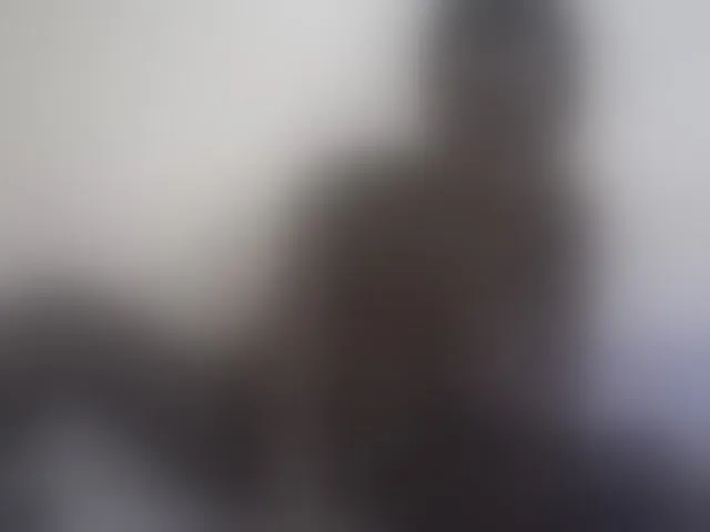 Live sex webcam photo for Pettite-Diofa #290564130