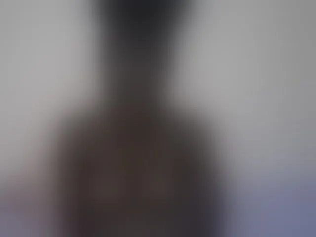 Live sex webcam photo for Pettite-Diofa #290907396