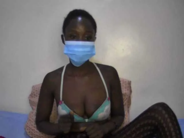 Live sex webcam photo for Pettite-Diofa #291401952