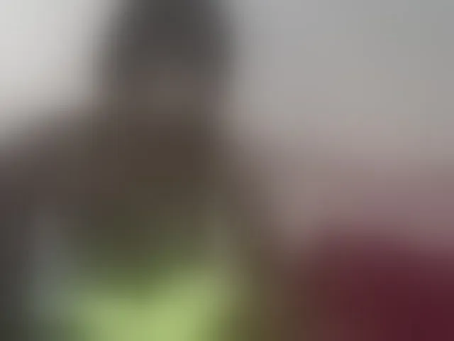 Live sex webcam photo for Pettite-Diofa #292975166