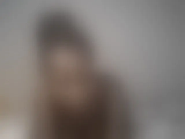 Live sex webcam photo for Pettite-Diofa #293484023