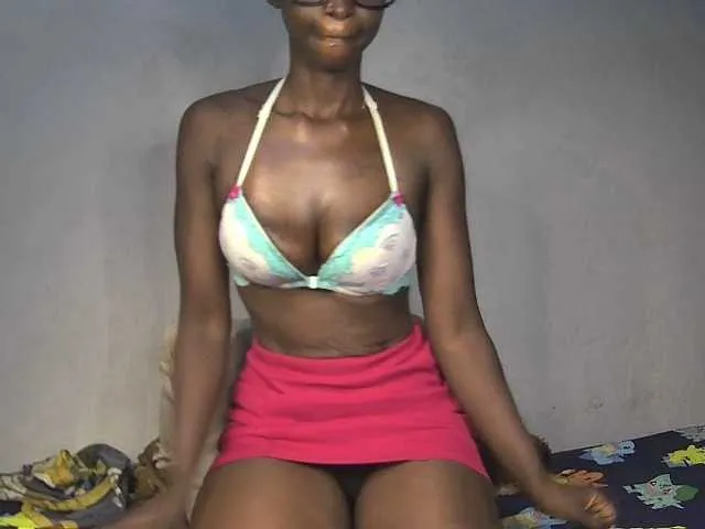 Live sex webcam photo for Pettite-Diofa #293557057