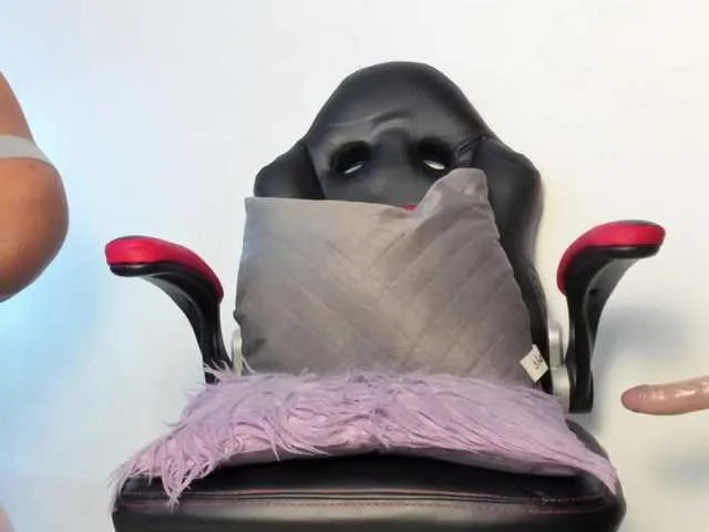 Live sex webcam photo for PhoenixClark #273214495